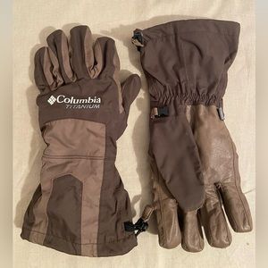 Men’s Columbia ski gloves